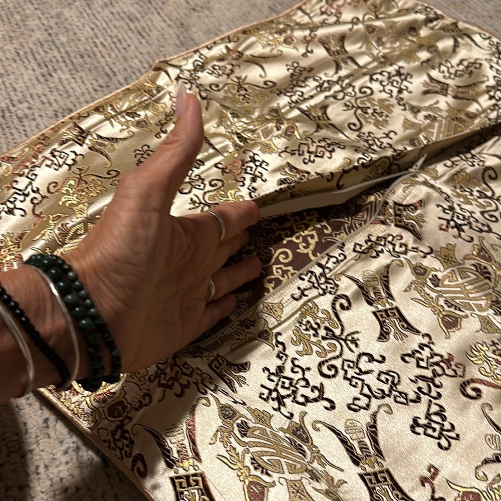 2 Gold Brocade Asian Pattern Satin Pillow Cases 30”x20” - Picture 4 of 5